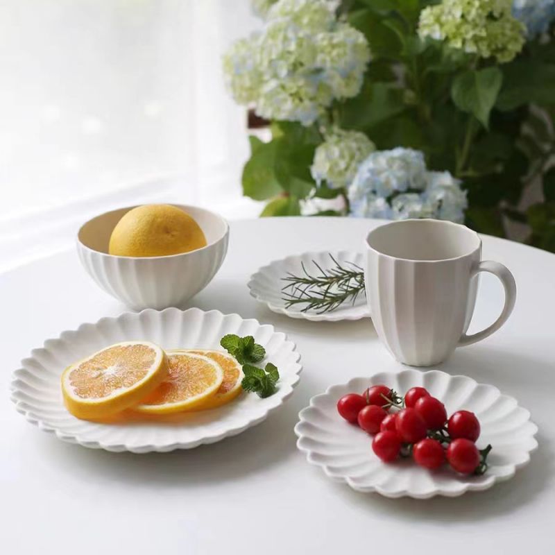 Chrysanthemum Pattern Solid Color Matte Ceramic Dinner Plate and Snack Plate Set